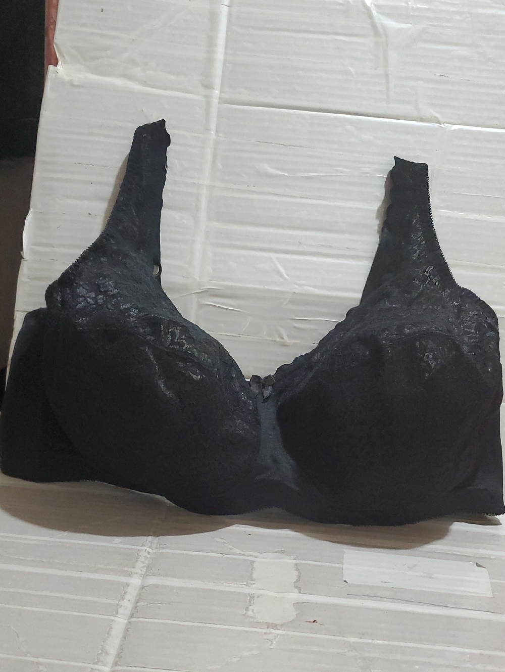 INTIMATES wire Free Unpadded Black Lace Full-Coverage Women's Bra Size 44DDD